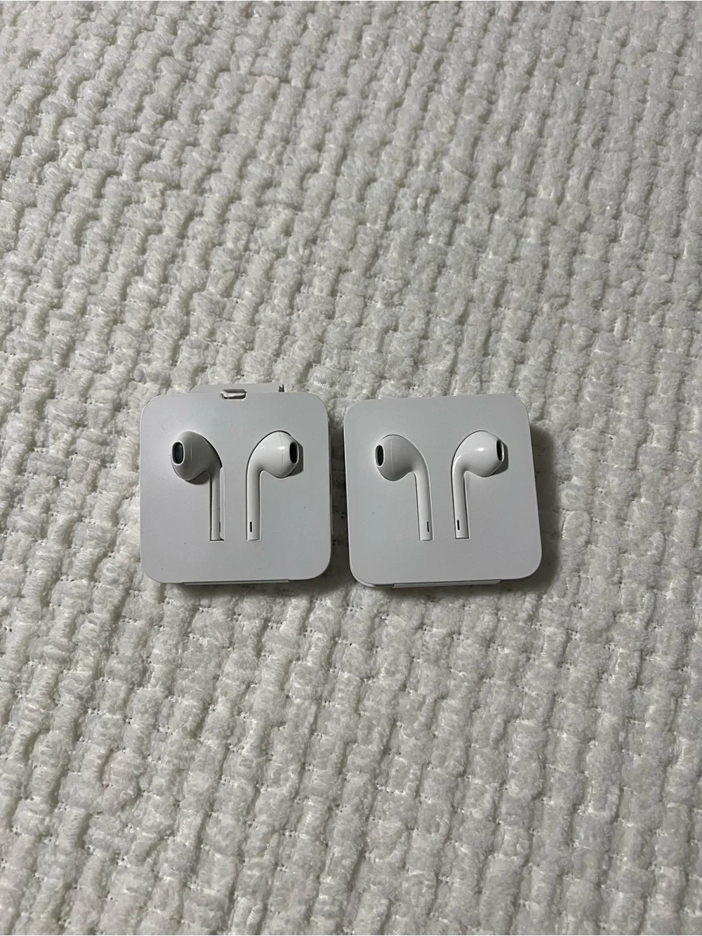 Apple White Wired Earbuds 2 sets